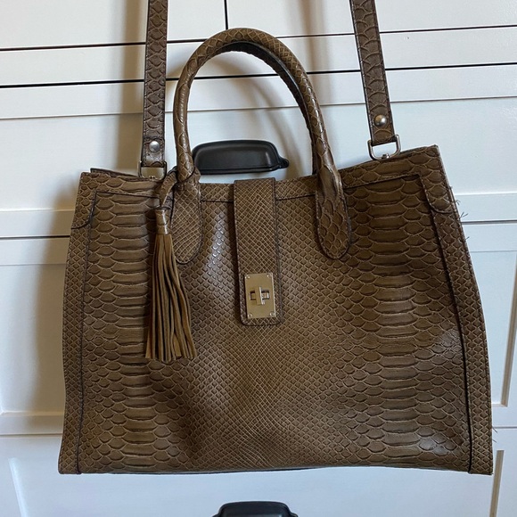 Claudia Firenze Large Brown Croc Handbag - Picture 6 of 9